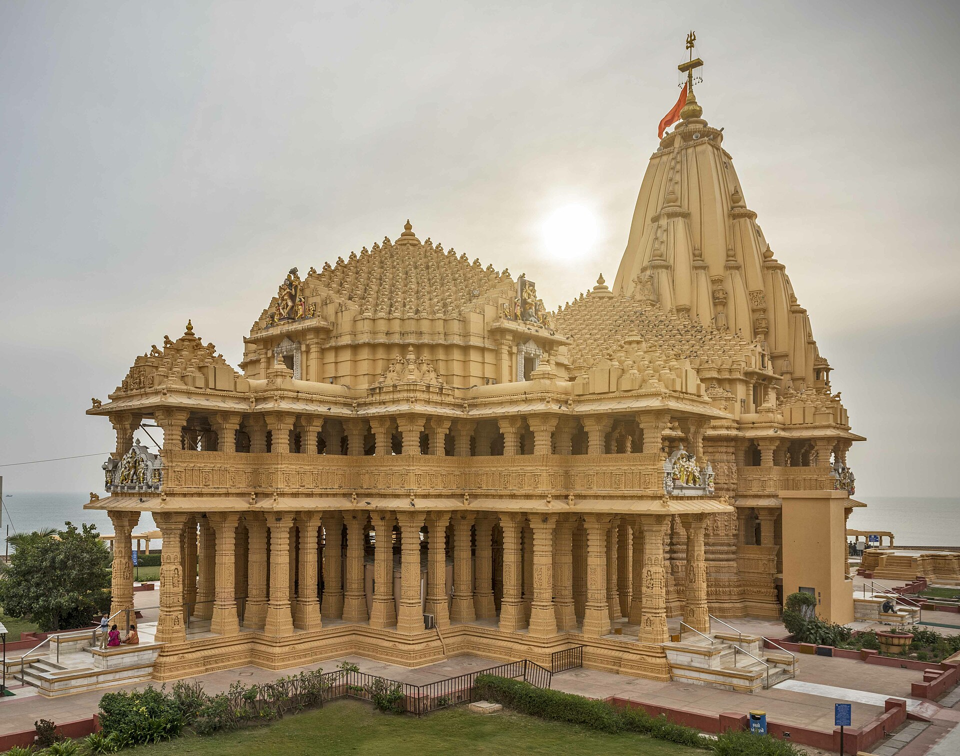 Somnath Temple Gujarat - Dwarka to Somnath taxi and pilgrimage cab